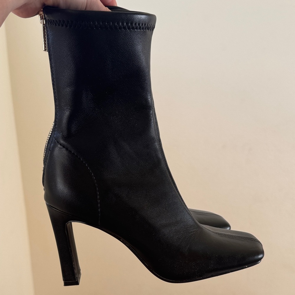Steve Madden Khelan Black Ankle Boot Size 7.5 - Picture 2 of 7